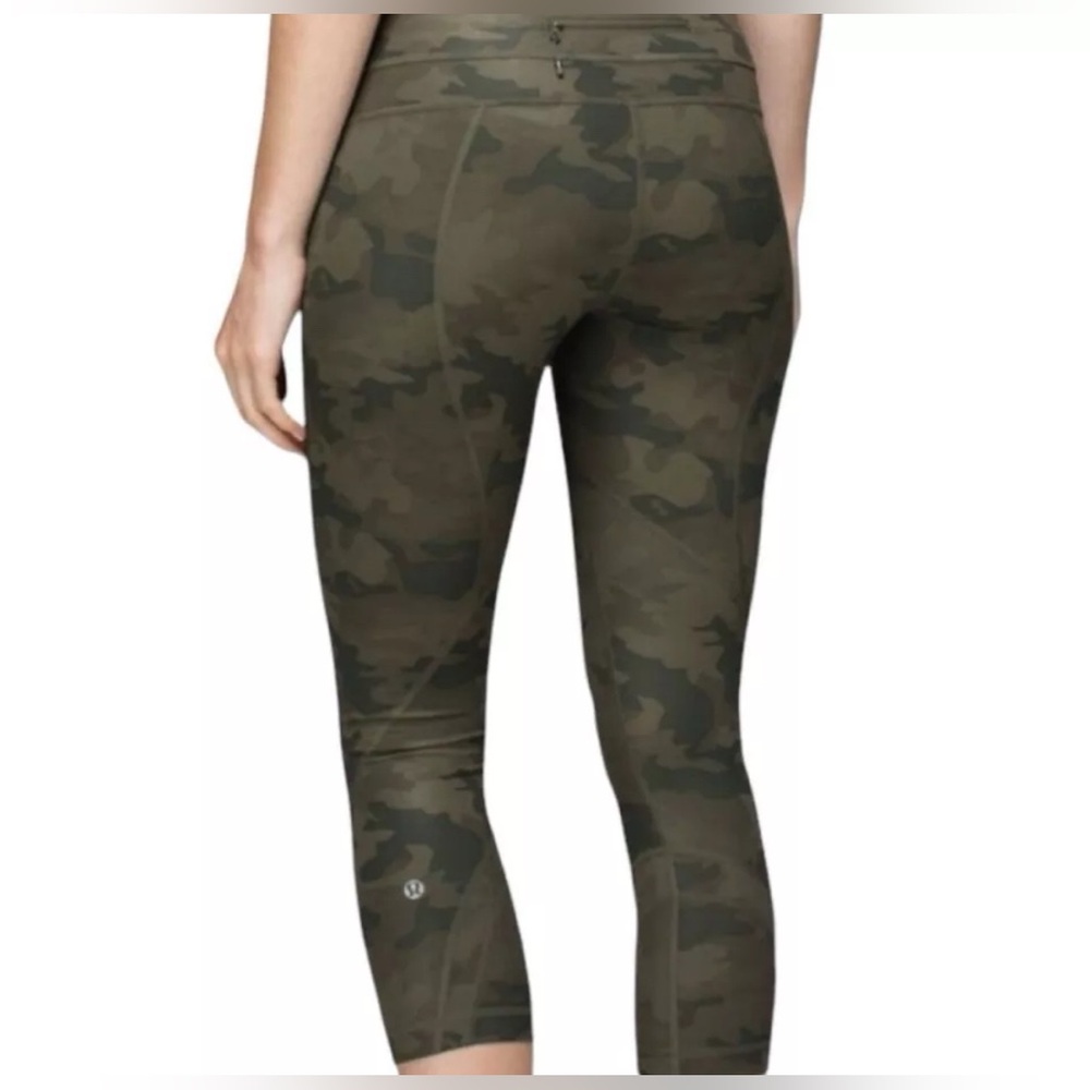 Lululemon Run Inspire Crop II All Luxtreme Savasana Camo Fatigue Green - Size 6